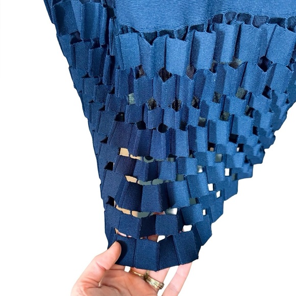 Lela Rose Accordion Lasercut Knit Viscose Fit and Flare Dress in Navy - Picture 6 of 10